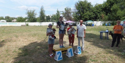 Призеры и победители открытого городского турнира по аджилити. Павлоград, июнь 2013 года. фото